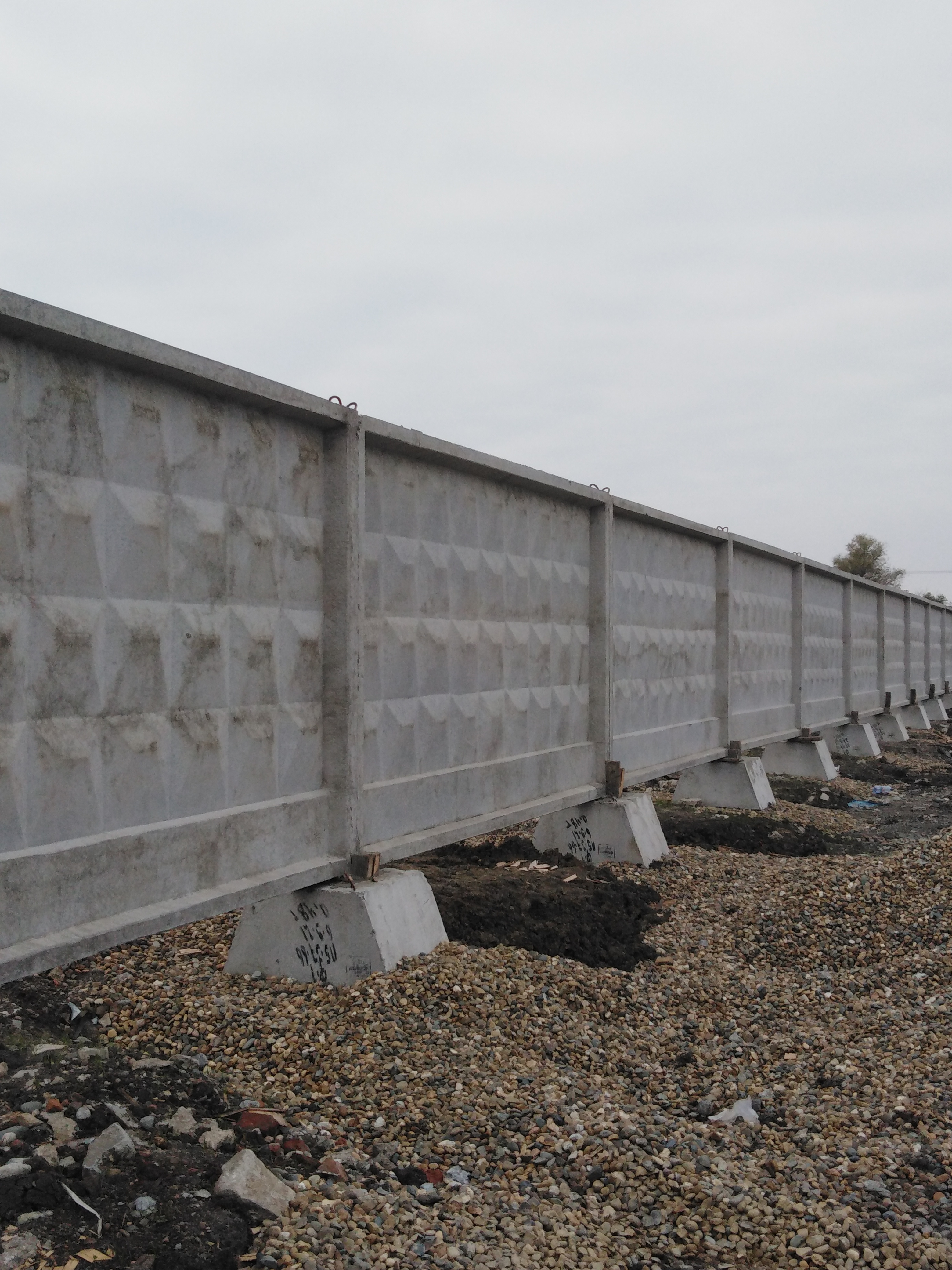 Железобетонные заборы в наличии